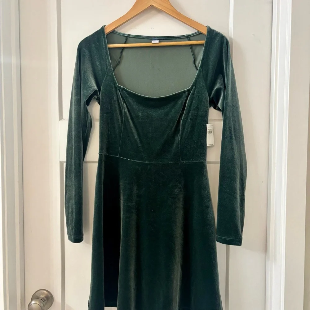 NWT Holiday Party Green Velvet Dress - Picture 2 of 4